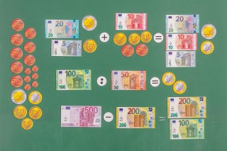 Euro Money for chalkboard. magnetic (100 pcs)