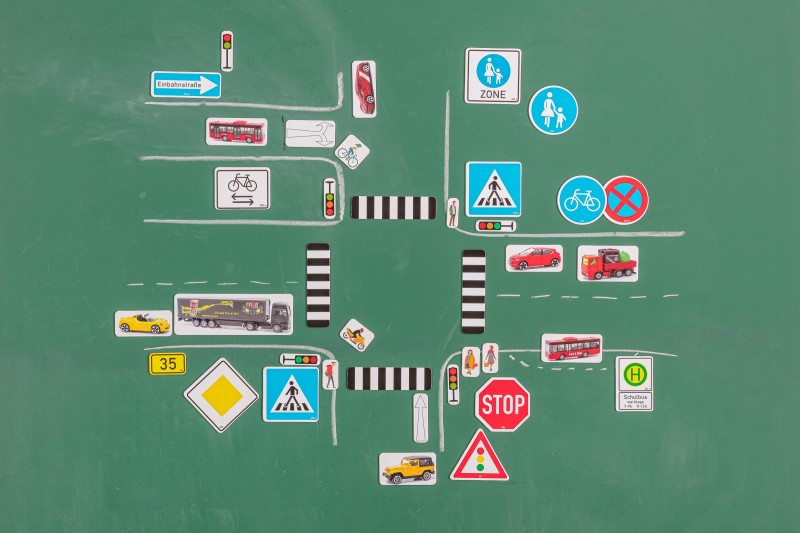 Traffic signs. additional set. magnetic (124 pcs)