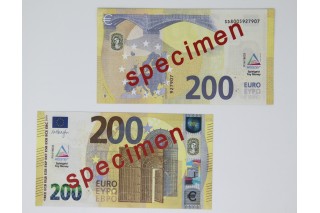 200 Euro - notes. (100 pcs)