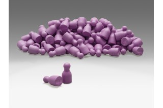 Satz aus 100 Spielfiguren in lila