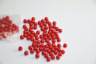 100 red balls
