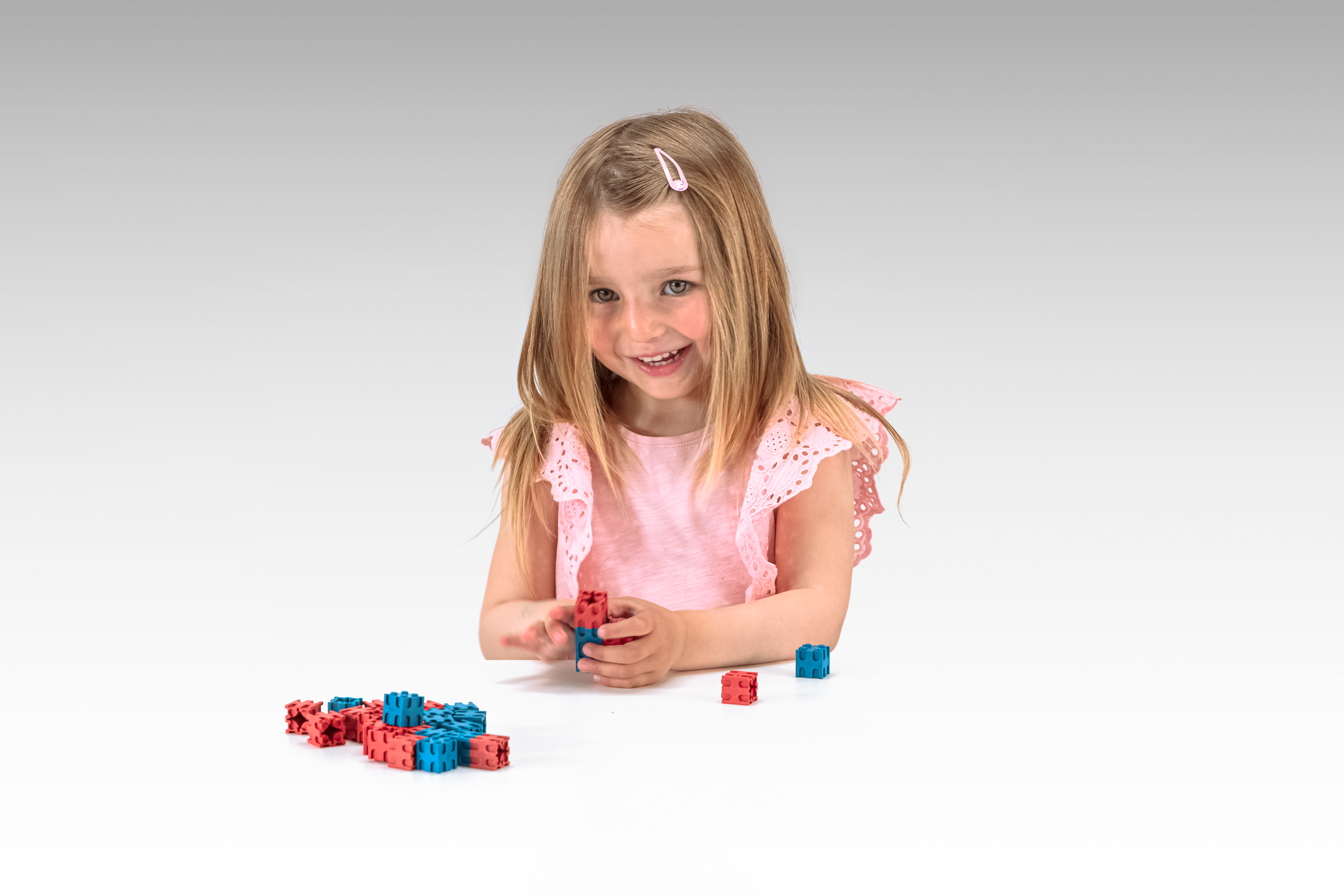 080582.000 Steckwürfel rot/blau (100 Stück)