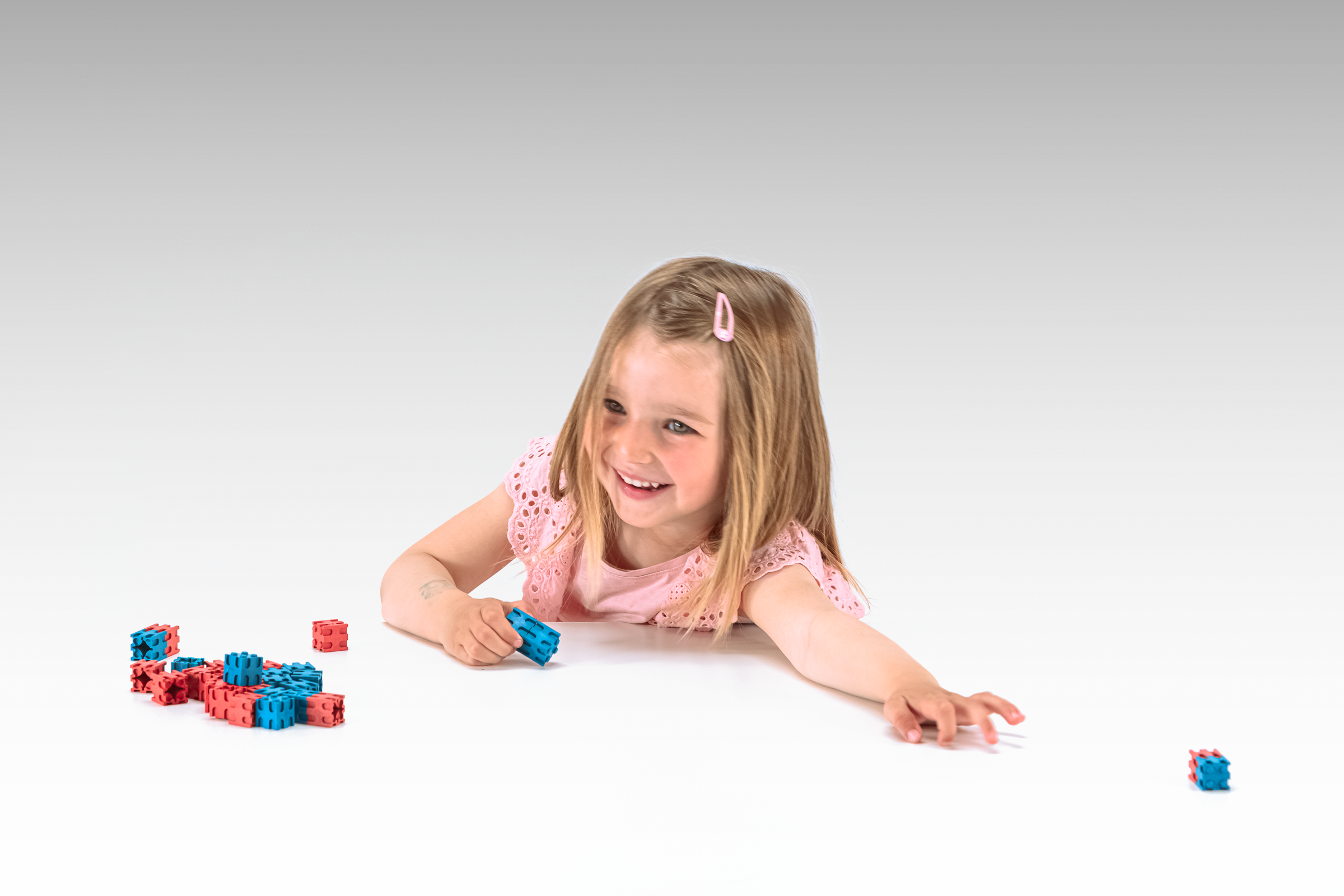 080582.000 Steckwürfel rot/blau (100 Stück)