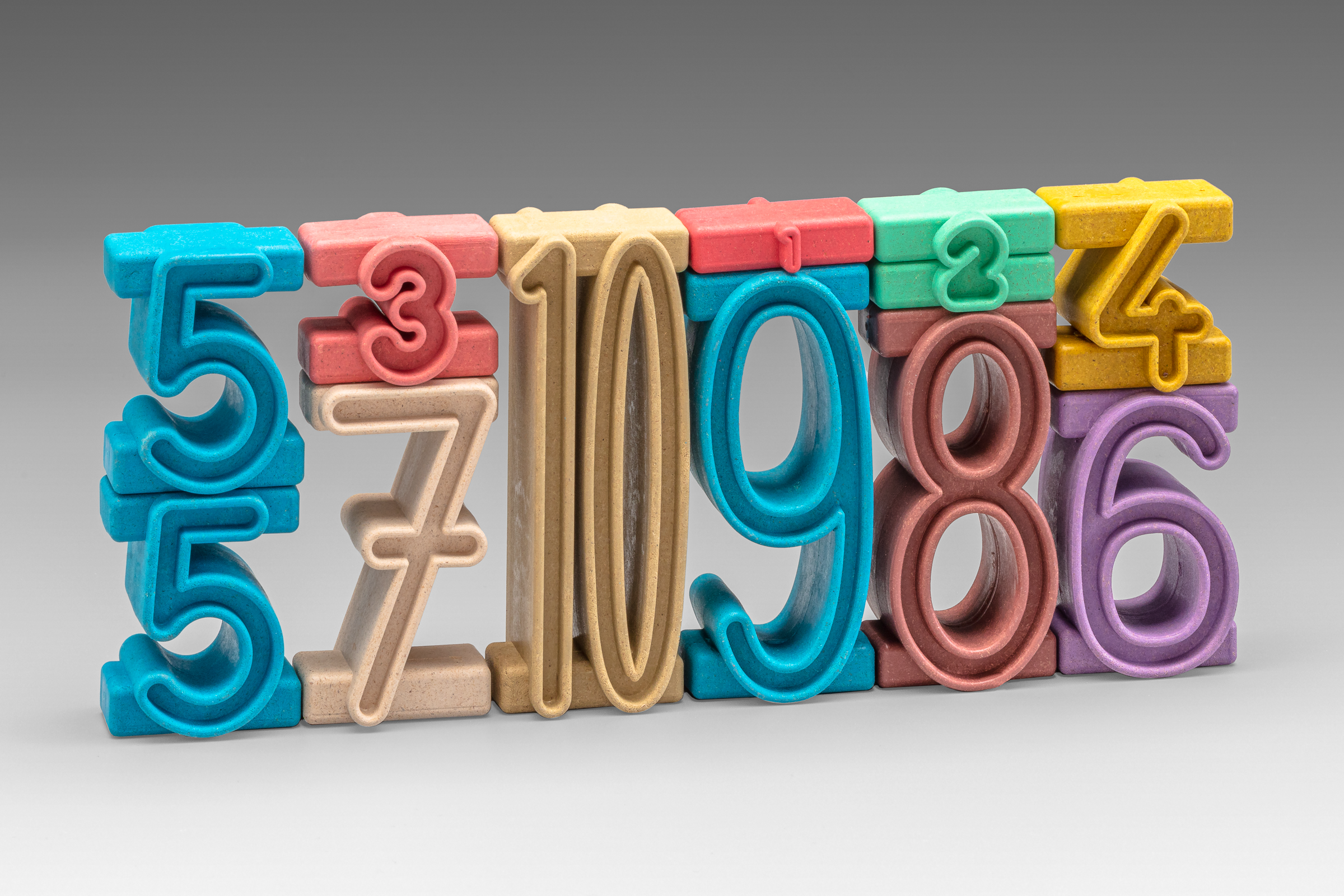 R80021.M00 Stapelzahlen in Montessori-Farben (34 Stück)