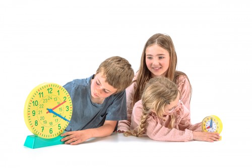 Learn about the world of time in a playful way with our learning materials